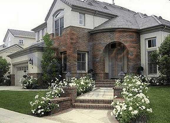 帶你參觀林志穎的豪宅，家具全是高科技產品，平時喜歡玩賽車