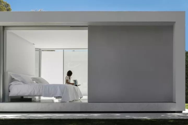 极简与野奢，美的一塌糊涂