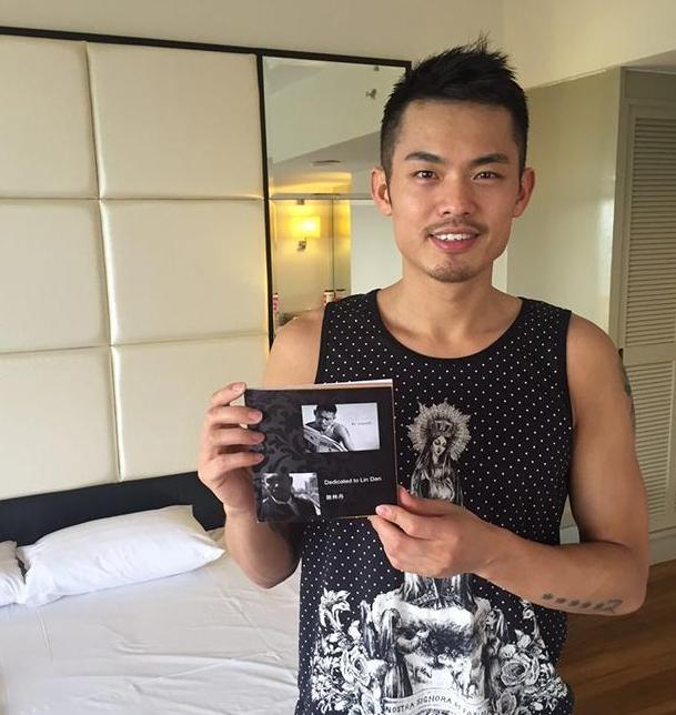 晒晒林丹一家人住的豪宅，对儿子太宠了，直接在院子做儿童游乐场