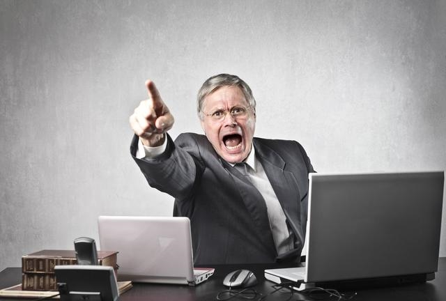 61岁大爷高温泡脚，突发脑梗，医生：这5大习惯，改掉一个也不至于此