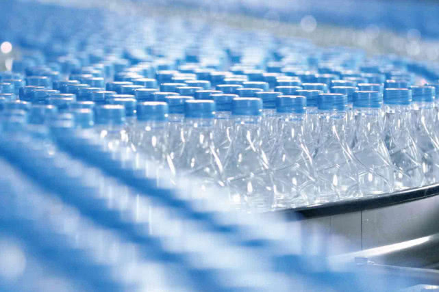 国内最“奢侈”的瓶装水！首富砸60亿无人买，如今倒亏40亿