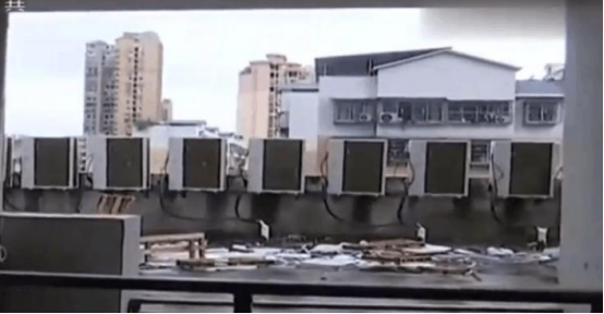 女子新房還沒入住, 陽臺被裝20臺空調外機, 女子哭訴: 夏天可怎么辦?