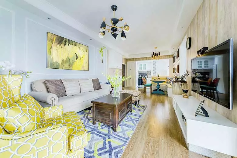 105平三居室，客厅自然清新，一进屋把人吸引住！