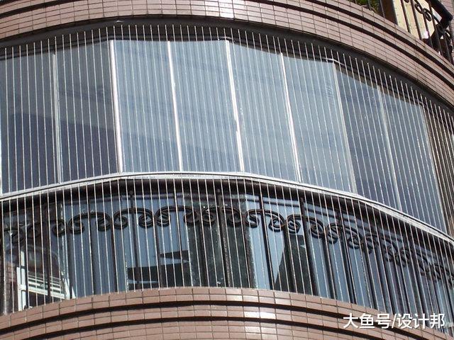 脑子一热在阳台装隐形防盗网和无框窗, 和邻居家比我家土到掉渣!