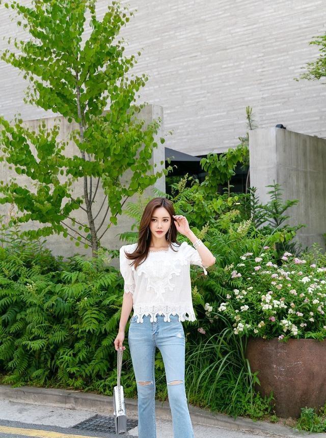 美丽迷人的身影，完美的身材曲线，牢牢把握我的心