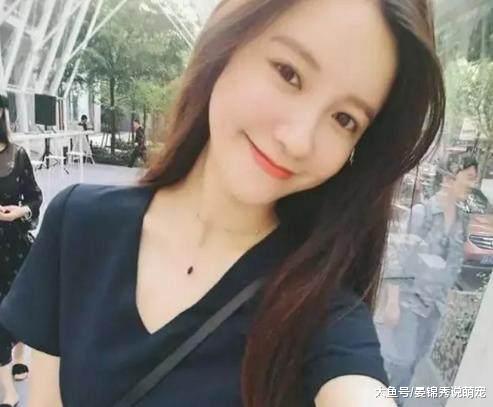 这五位网红为母校赠光，她视频卖2200万捐给母校，她收入破十个亿