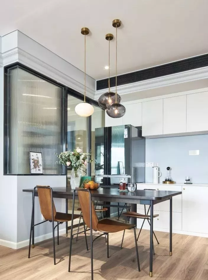 116平的北欧风三居室，复古质感的家具很有格调感