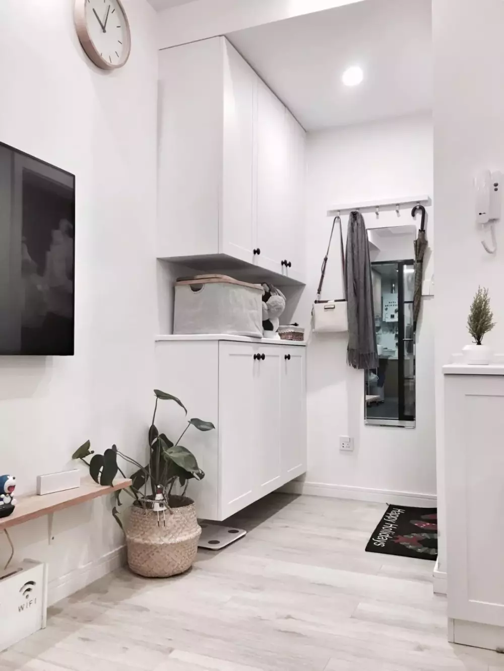 为小户型做一个实用又美观的玄关, 你可以这样去设计