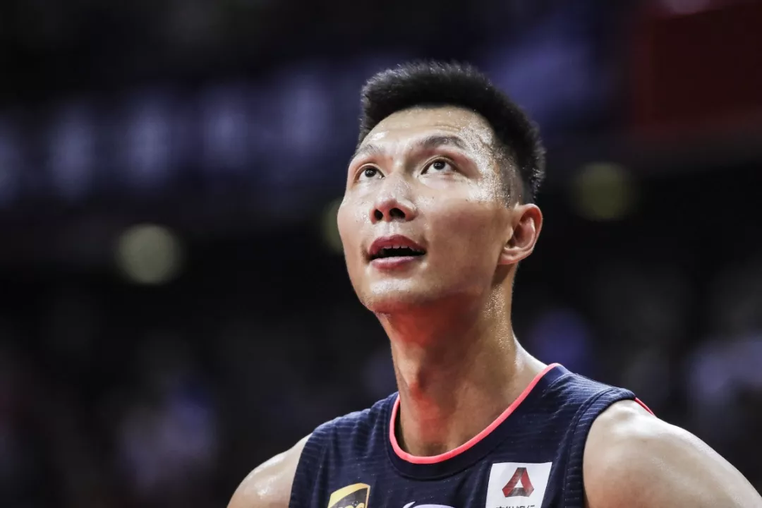 易建联效力14年的老东家，主业掉队陷生存困境，却因为这件事股价涨停……