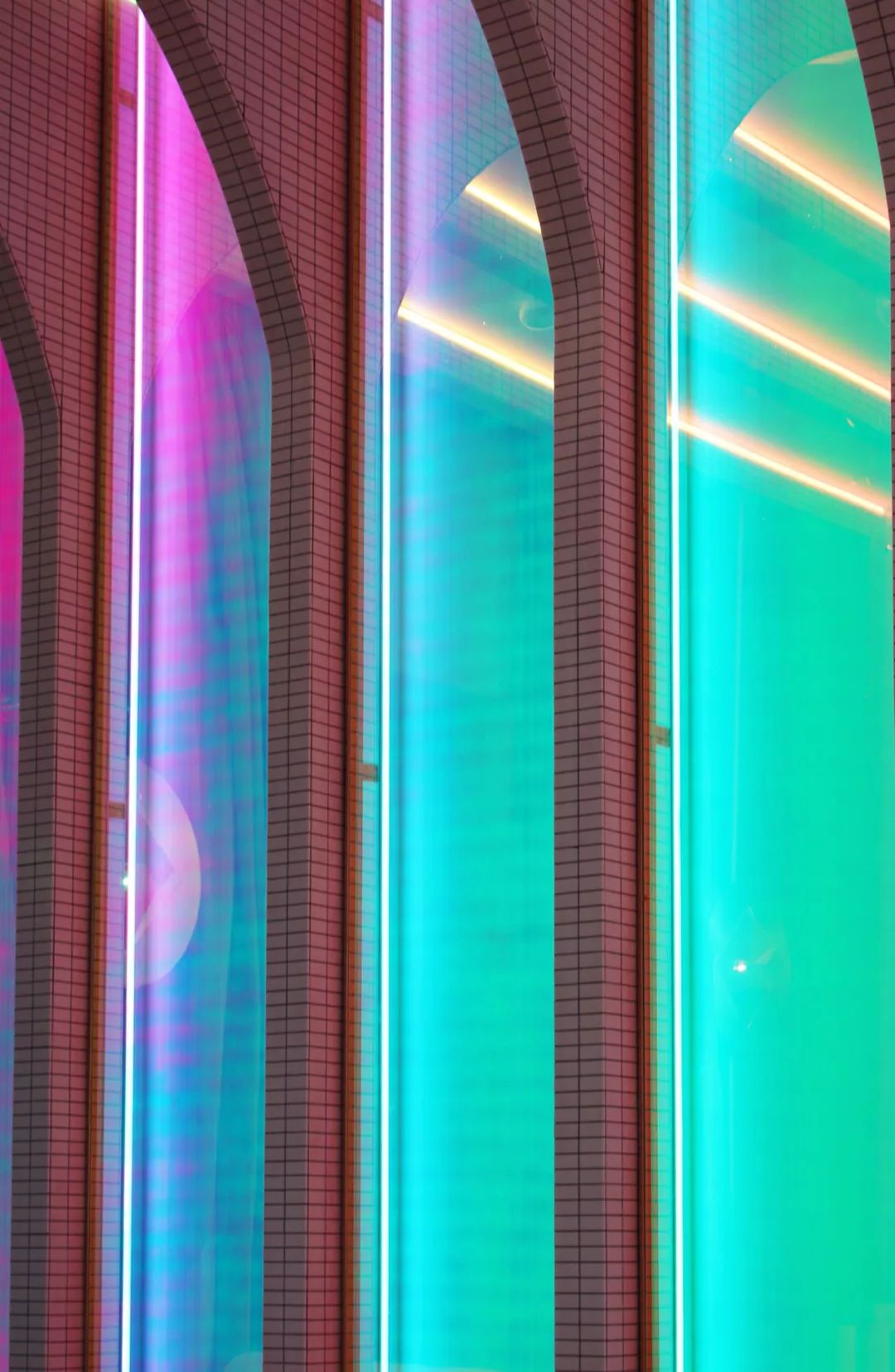 Patricia Bustos的复古未来主义－“奇妙星系”