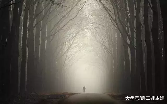 看完“富士康要卖广州面板工厂”消息后，他彻夜未眠......