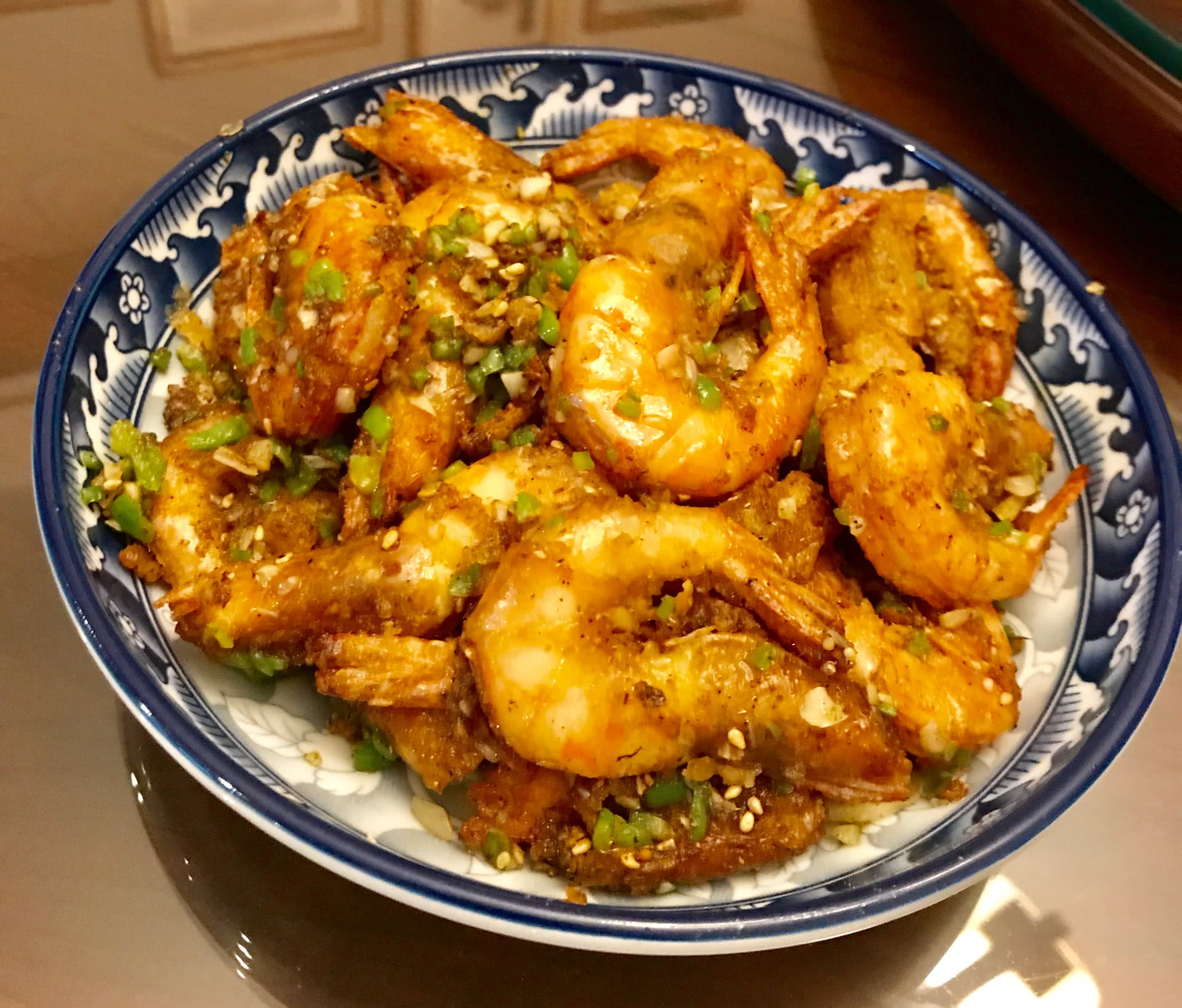 椒盐虾，特别好吃，老人小孩都爱吃，老婆能吃一大锅