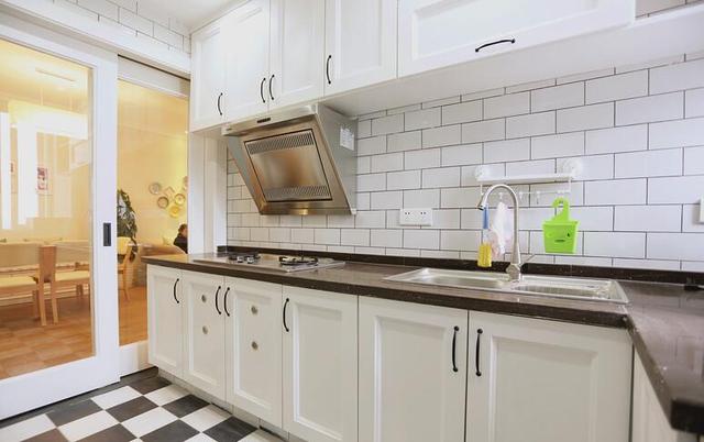 15万包家具的装修，看到阳台后，亲戚狂夸我聪明