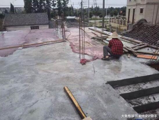 只建兩層小洋房就砸了12萬做滿堂紅，看的左鄰右舍看懵逼了