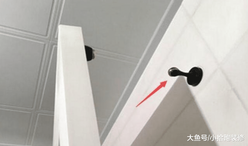 花1200块买的木门, 看到师傅这样安装, 业主直夸他很专业