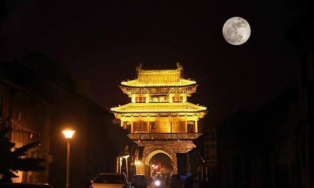 今年最后一次超级月亮