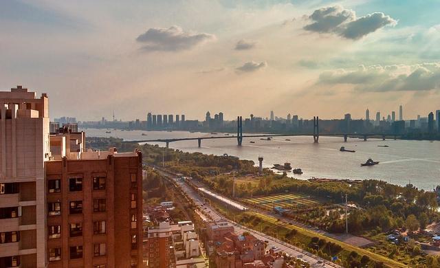 三四线城市出台房价“止跌令”，这种手段真能控制房价不下跌吗？