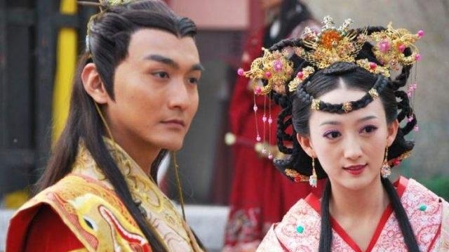 移宫案之谜：李选侍无奈移宫，朱由校继承大统