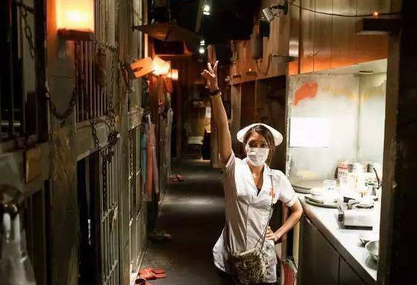 日本推出“最刺激”的餐厅，18岁以下不准入内，网友：有点心动