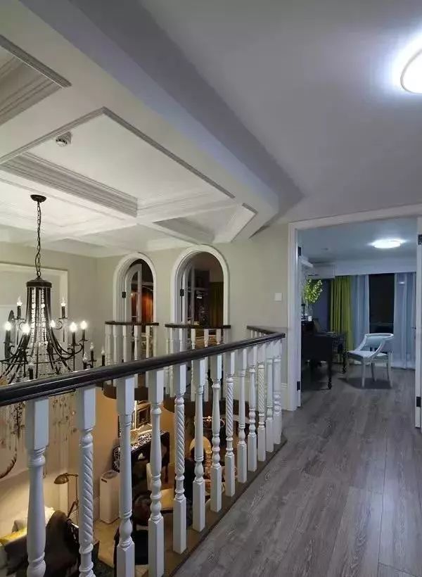 仅有57平米的复式混搭风，看起来像大别墅