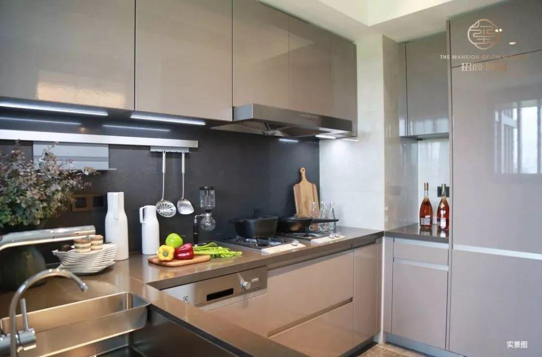 3个土豪抢1套前海房！招商领玺4小时卖了63亿！