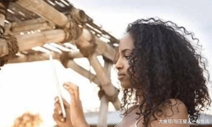 非洲工作的中国男人，为何1年不到会与黑人女子结婚？原因很简单