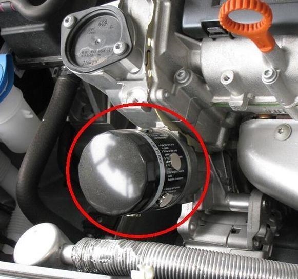 在高速服务区，发现一女司机车内装法！太高级，拍照回家好好借鉴