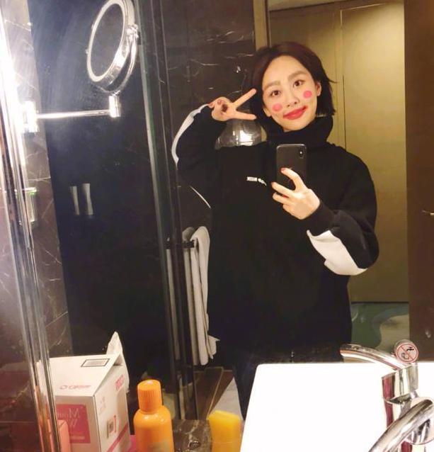 带你参观杨紫住的豪宅，从小就学吉他，内部装修很有品味