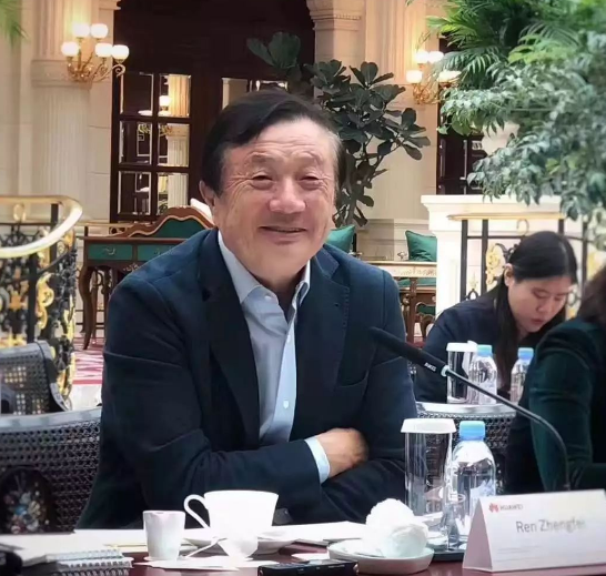 为何华为用拼音，而不是另起个英文名字？网友：因为自信