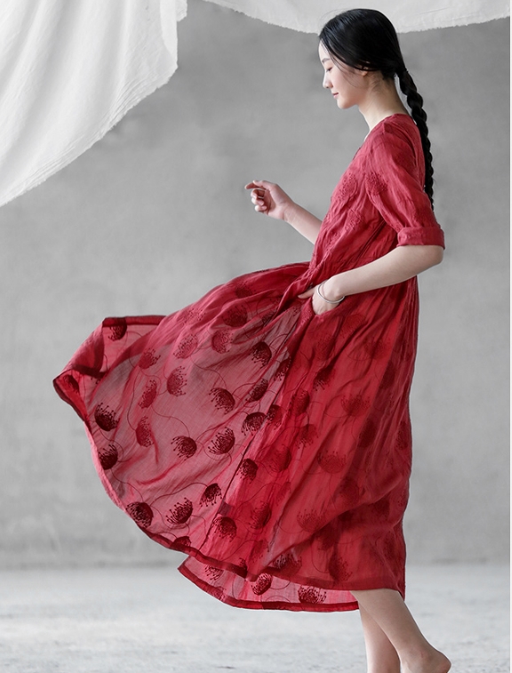 不管女人美不美，都要打扮，今年流行这四个色，你适合哪款呢？