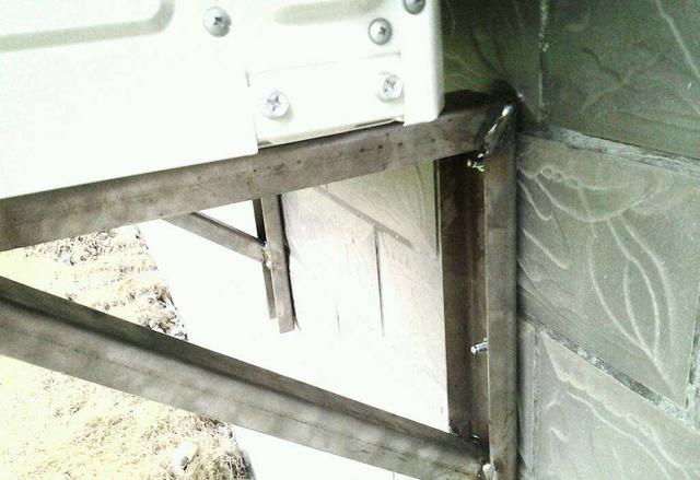 空调支架有必要用不锈钢吗？商家送的角钢质量差？不是这回事！