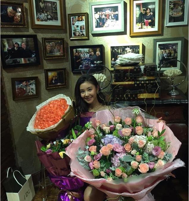 参观李小萌住的豪宅，嫁入豪门后住六千万别墅，引得全网女生羡慕