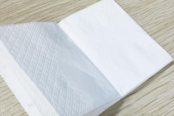 终于知道上完厕所后，为何国外人将厕纸冲掉，而国内人是扔进纸篓！