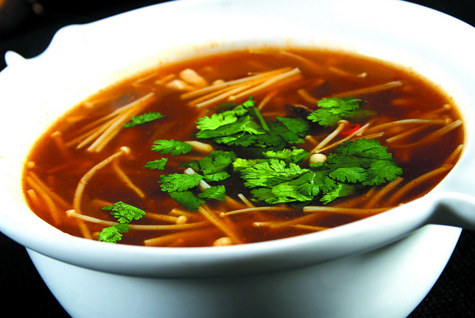 海鲜酸辣汤，特别好吃，老人小孩都爱吃，朋友吃了赞不绝口