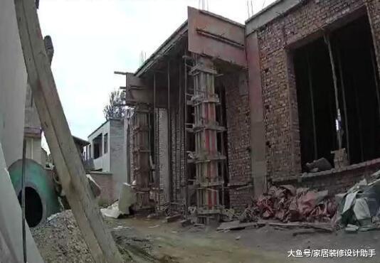 砸40万建房，楼梯踏步、构造柱做毁了，完工后我内心是崩溃的