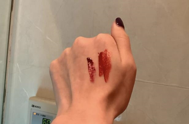 让Dior都羞愧的“贵妇级”口红，上架就被抢空，不卡唇纹显巨白