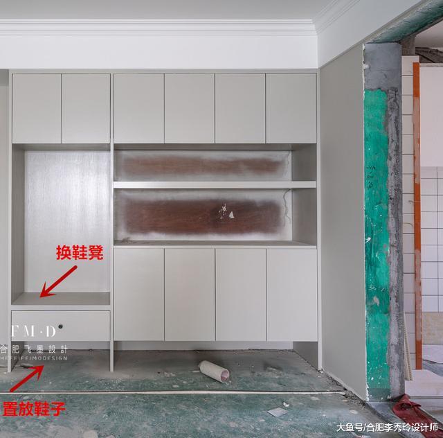 开门即是餐厅，越来越多人家流行这样设计，既是餐边柜也是玄关柜