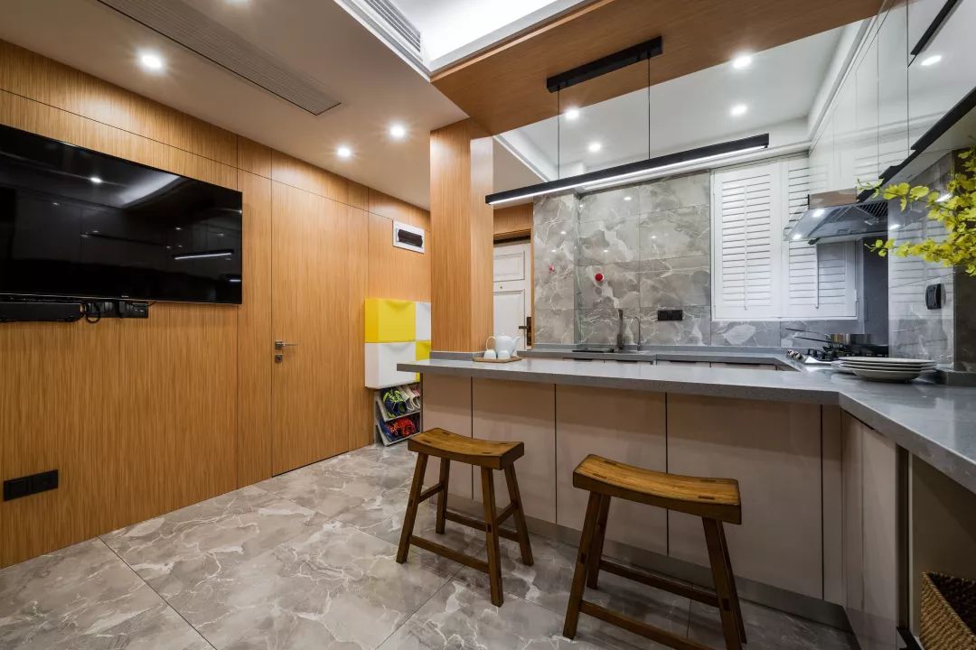 63㎡现代简约，老破小空间，改成实用小二房