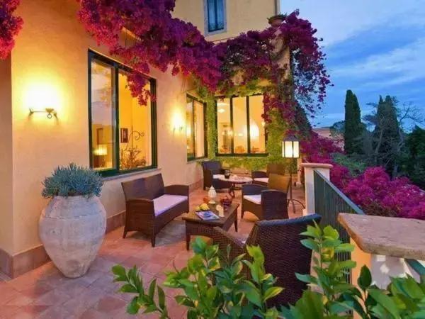 买顶楼就是好，一个露台那么漂亮，买到就是赚到！