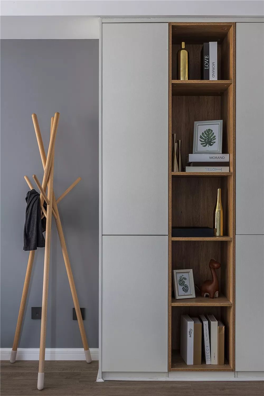 懂得摆衣帽架的人，气质一般都比较优雅！