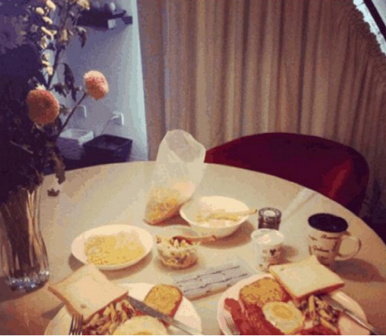 带你看看刘谦住的豪宅，室内墙上挂满气球，生活太浪漫了