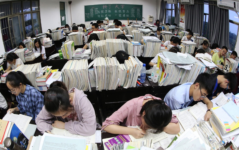 放学后还留在教室的，无非是这3种人，看到最后一种：扎心了！