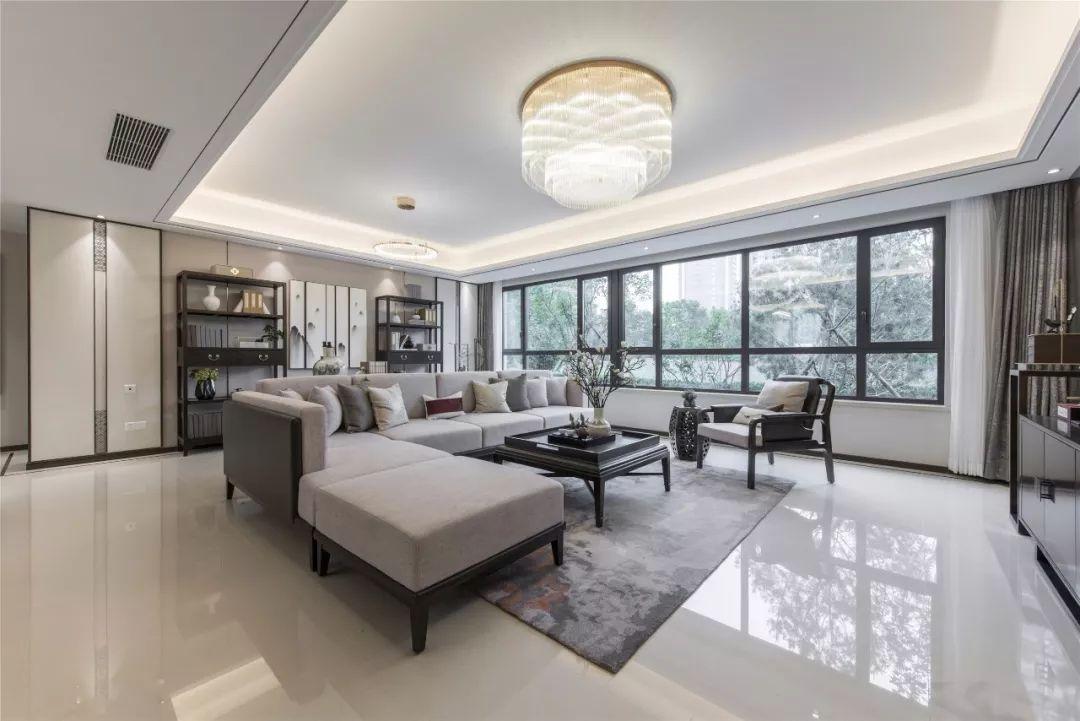 客厅装吸顶灯，虽然简单，却更实用！