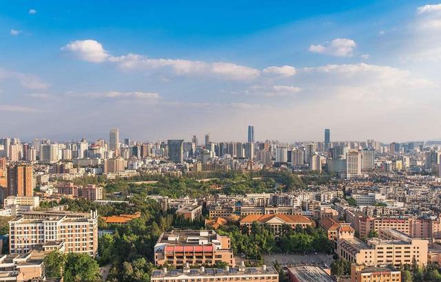 楼市需要休养生息，开发商无限制的拿地扩张该停止了