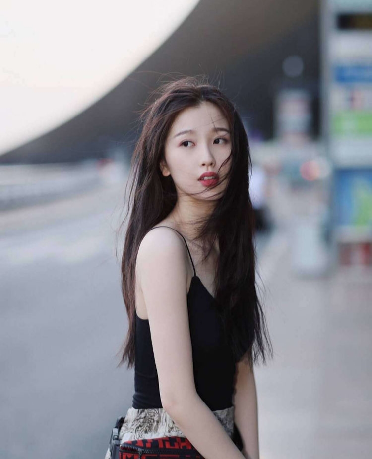 摄影：风吹起小姐姐的秀发，我却被小姐姐的裤子吸引了