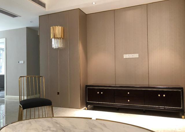 狠下心换一套160㎡大房子，电视墙就花了大几万，玄关无人能敌！