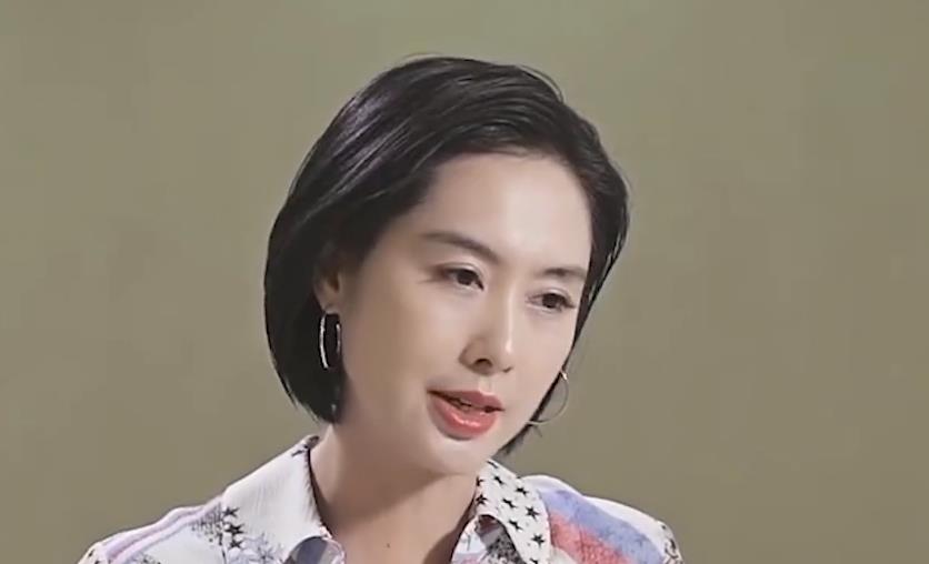 蔡少芬|朱茵：这是我19岁，赵雅芝：这是我19，蔡少芬：不好意思请让让