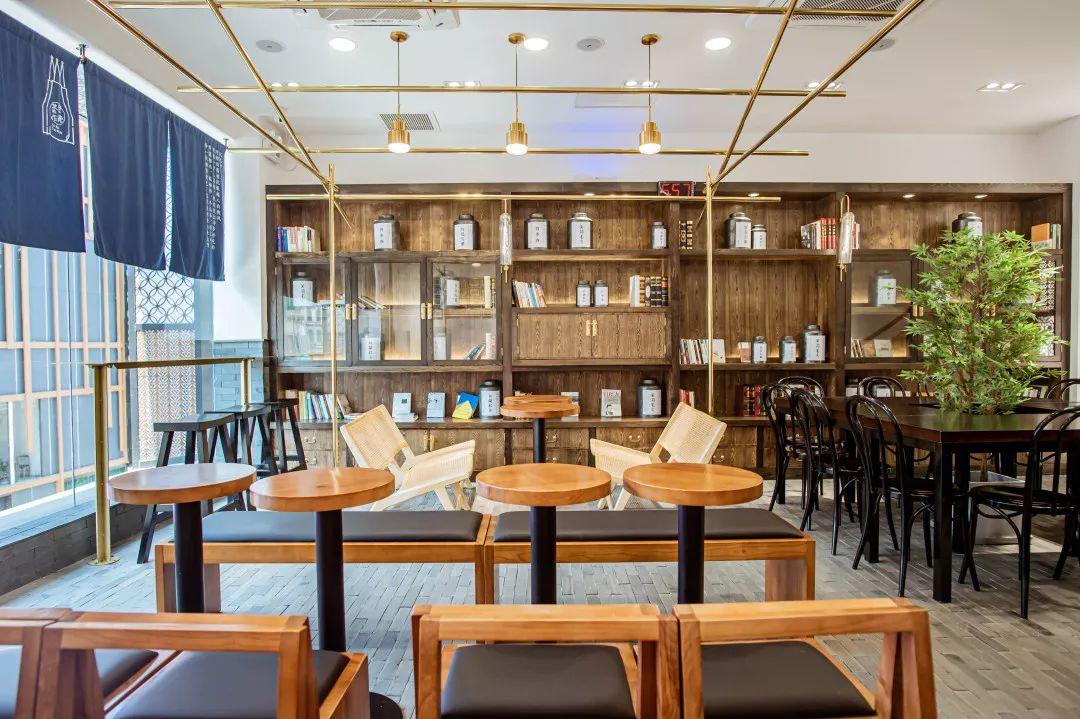 每人2杯，天天送，北京路漏奶的牛乳茶，就在4层楼高小别墅