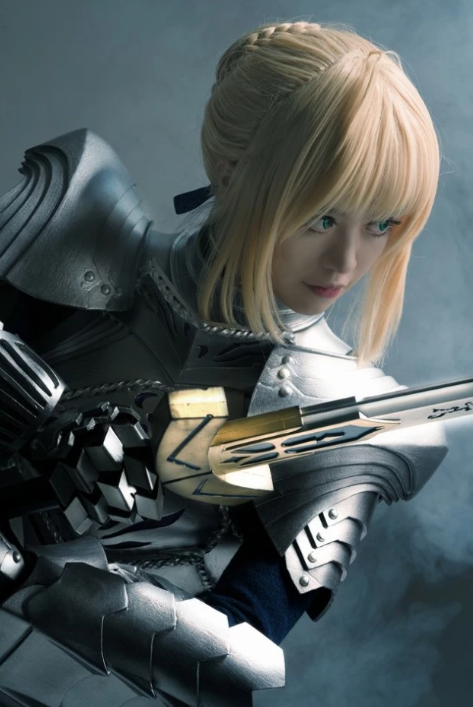 FATE游戏COS：阿尔托莉雅，最帅呆毛王！