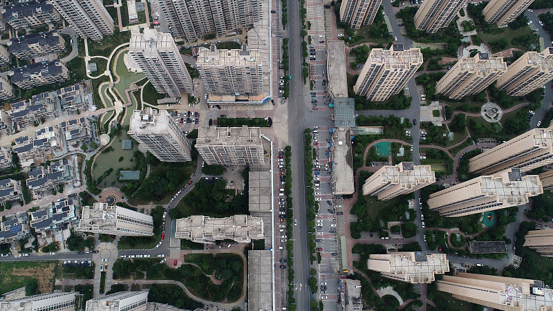 年底之前，“买房”还是“再等等”？曹德旺算了一笔账，颇具深意